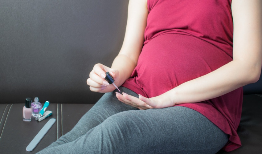 عوارض لاک زدن در دوران بارداری کدام هستند